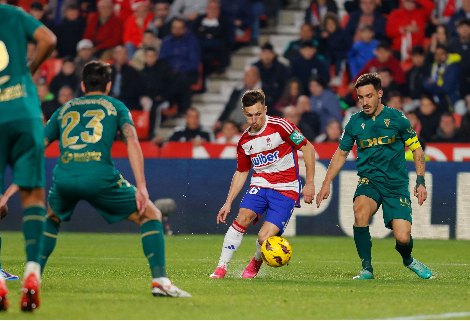 九游体育app下载-包含拜仁慕尼黑发布备战花絮，转会期遗憾出局，德国杯任务艰巨，赛程密集仍需轮换的词条